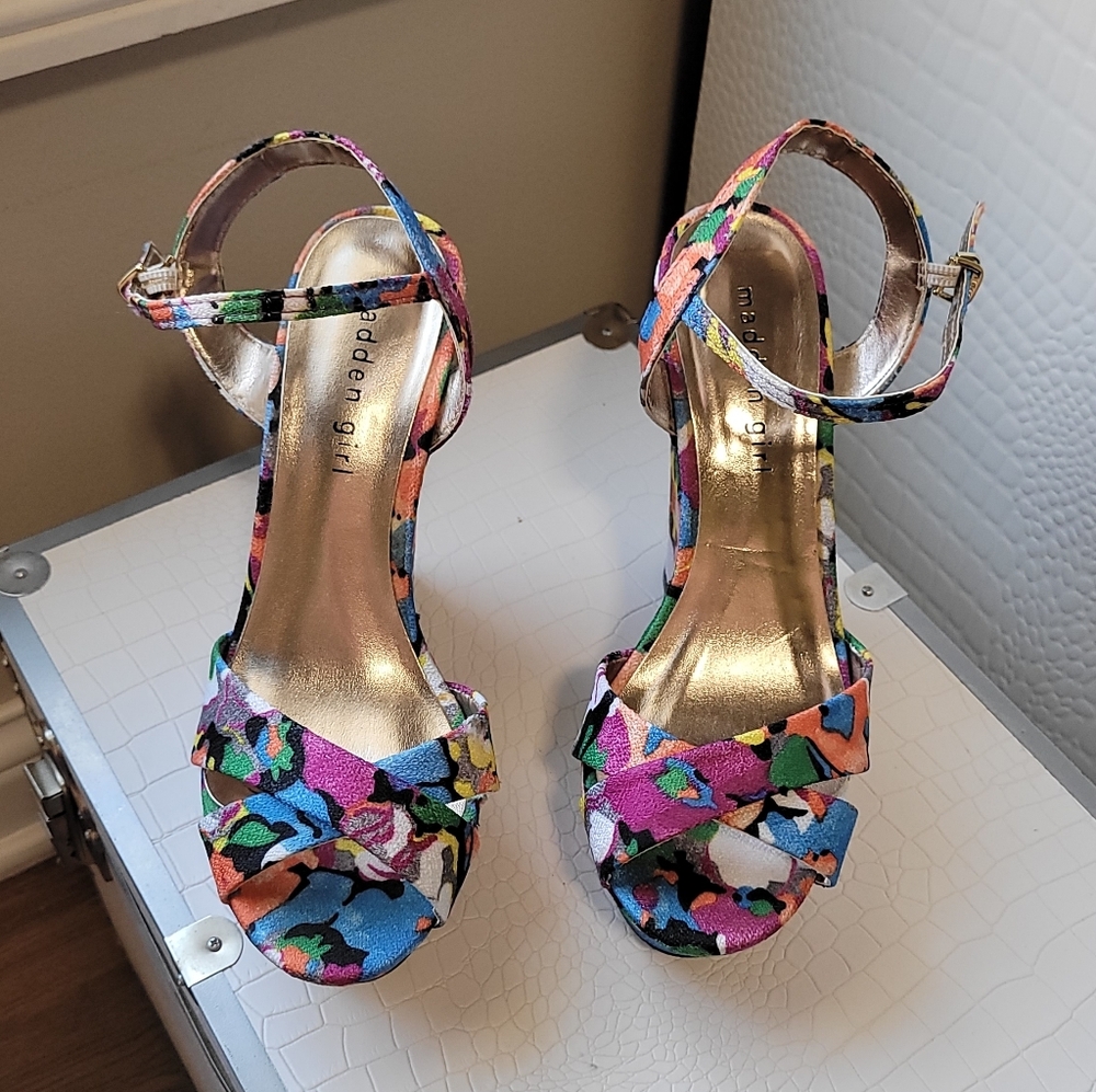 Colorful Wedges - Picture 2 of 7